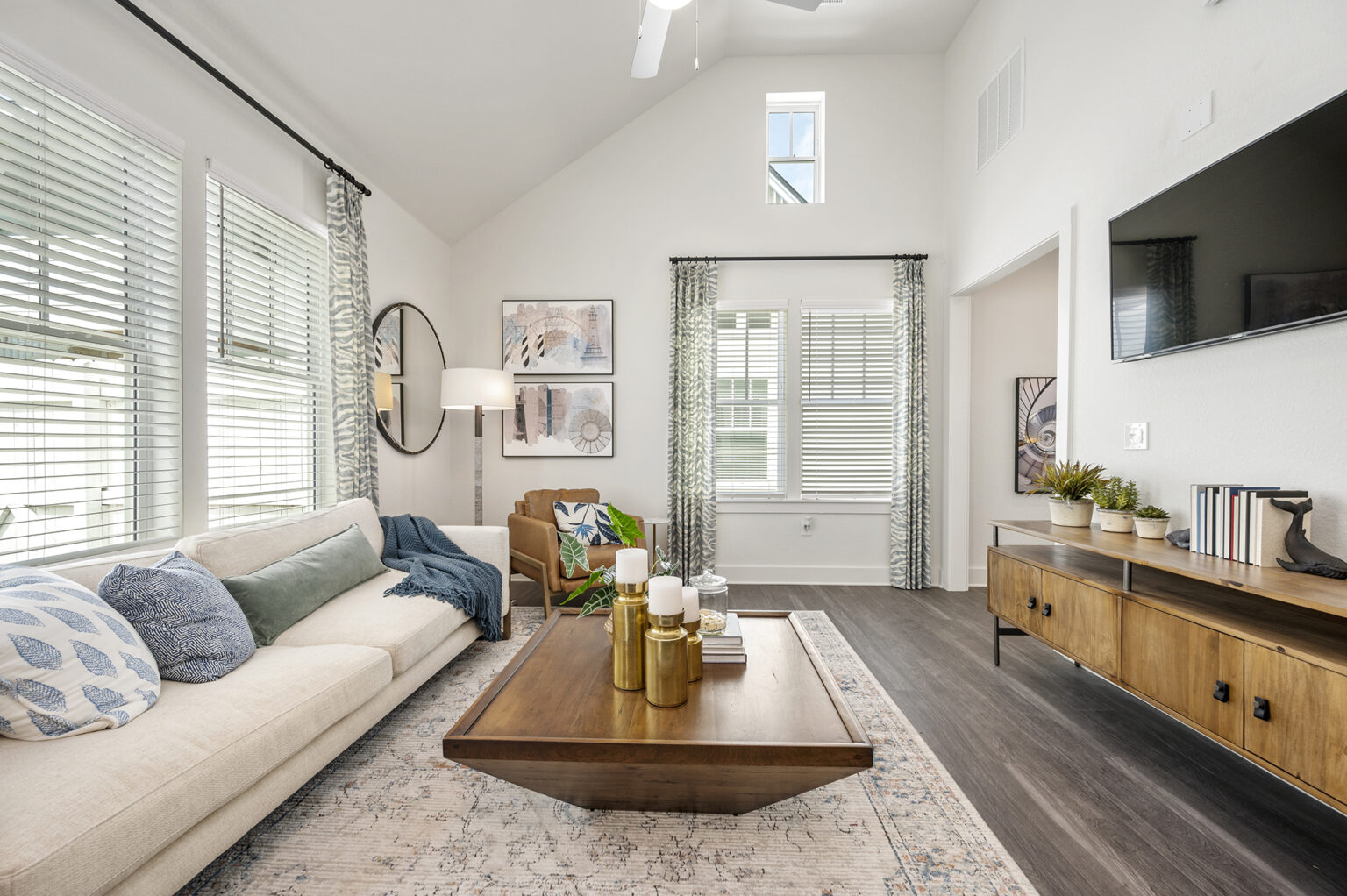 Cottage Home Rentals in Tampa - The Cottages at Cypress Cay